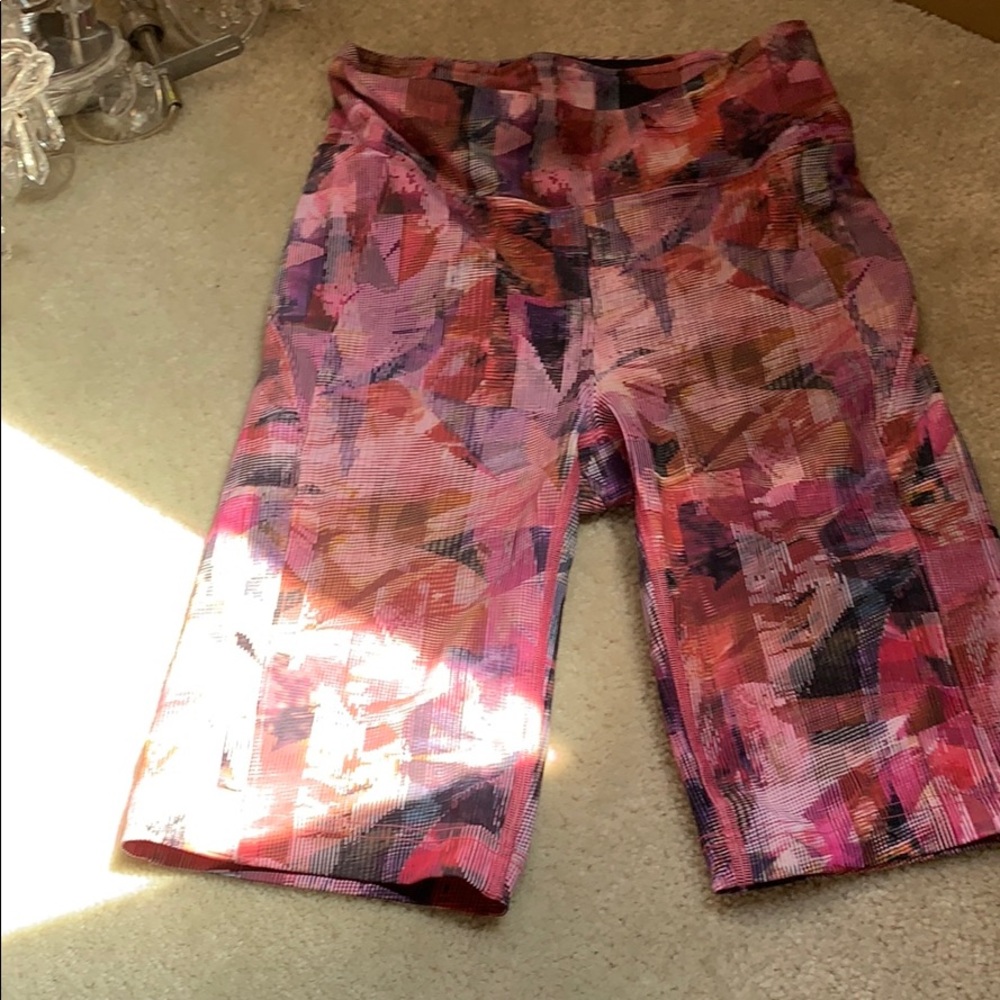Lululemon biker shorts Sz 6 10” inseam